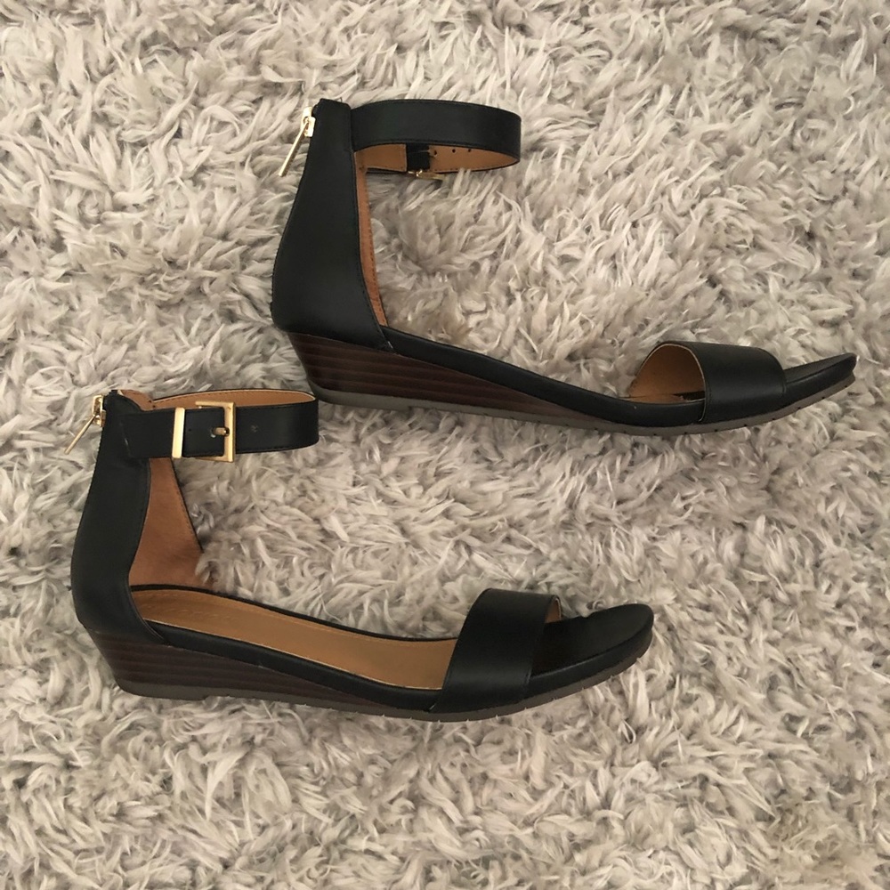 Kenneth Cole Reaction Black Shoes